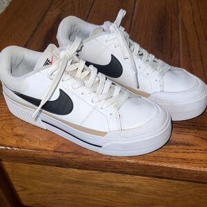 Nike Court Legacy Lift Women’s Platform Sneakers